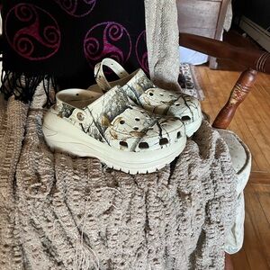 Camo Platform Crocs, Size 9 Womens